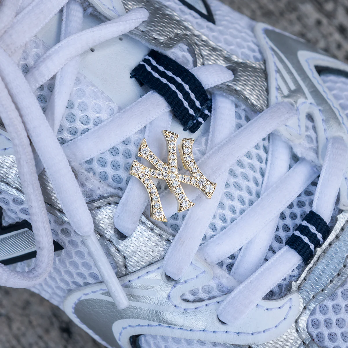 New York Yankees Official MLB Shoelace Charm in Yellow Gold - The GLD Shop