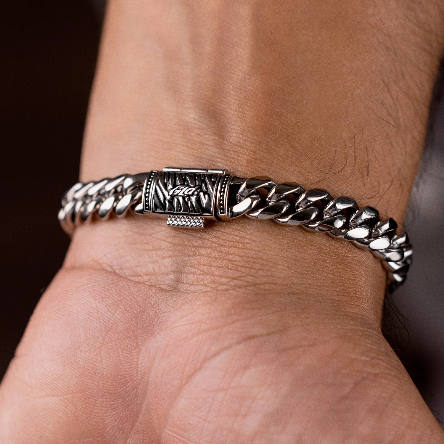 Miami Cuban Link Bracelet in White Gold- 8mm - The GLD Shop 7 Miami Cuban Link Bracelet in White Gold- 8mm - The GLD Shop