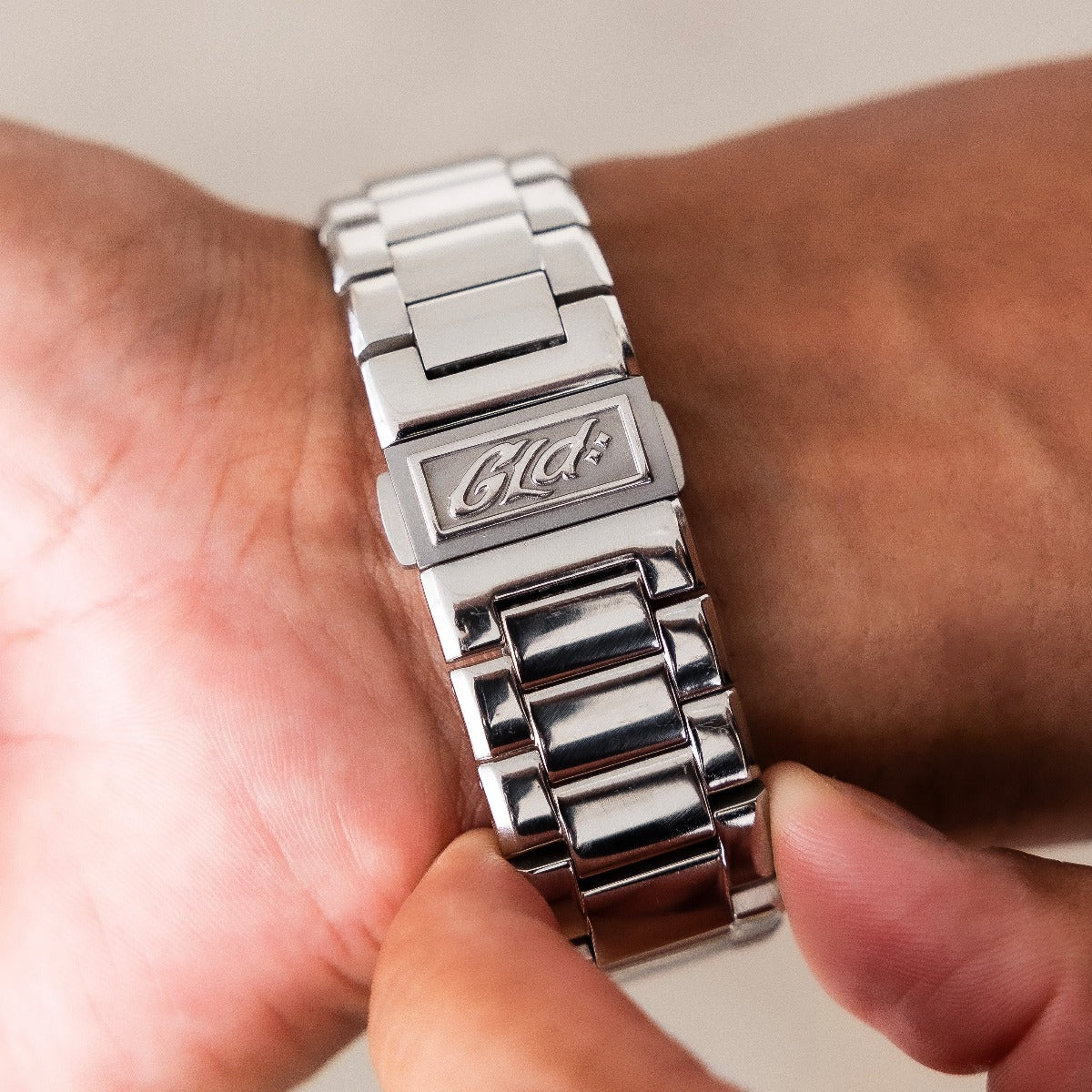 42MM Fluted Bezel Alpha Era® in White Gold - The GLD Shop 11 42MM Fluted Bezel Alpha Era® in White Gold - The GLD Shop