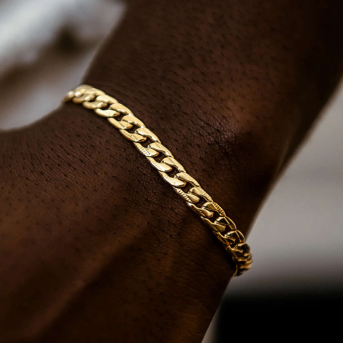Curb Chain Bracelet in Yellow Gold- 6mm - The GLD Shop 1 Curb Chain Bracelet in Yellow Gold- 6mm - The GLD Shop