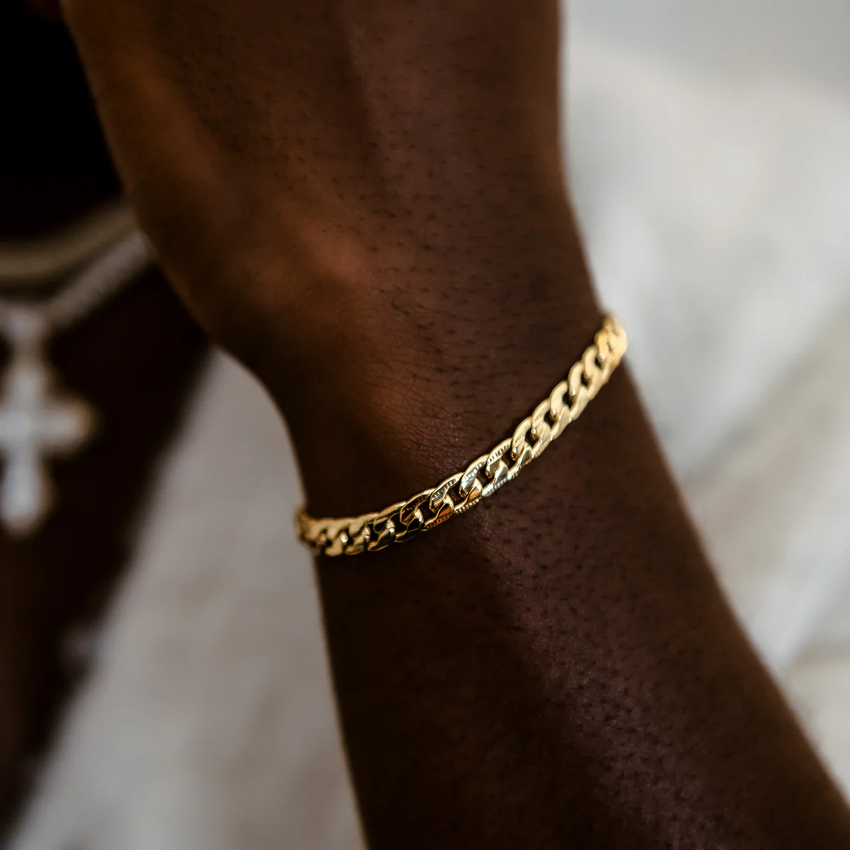 Curb Chain Bracelet in Yellow Gold- 6mm - The GLD Shop 5 Curb Chain Bracelet in Yellow Gold- 6mm - The GLD Shop