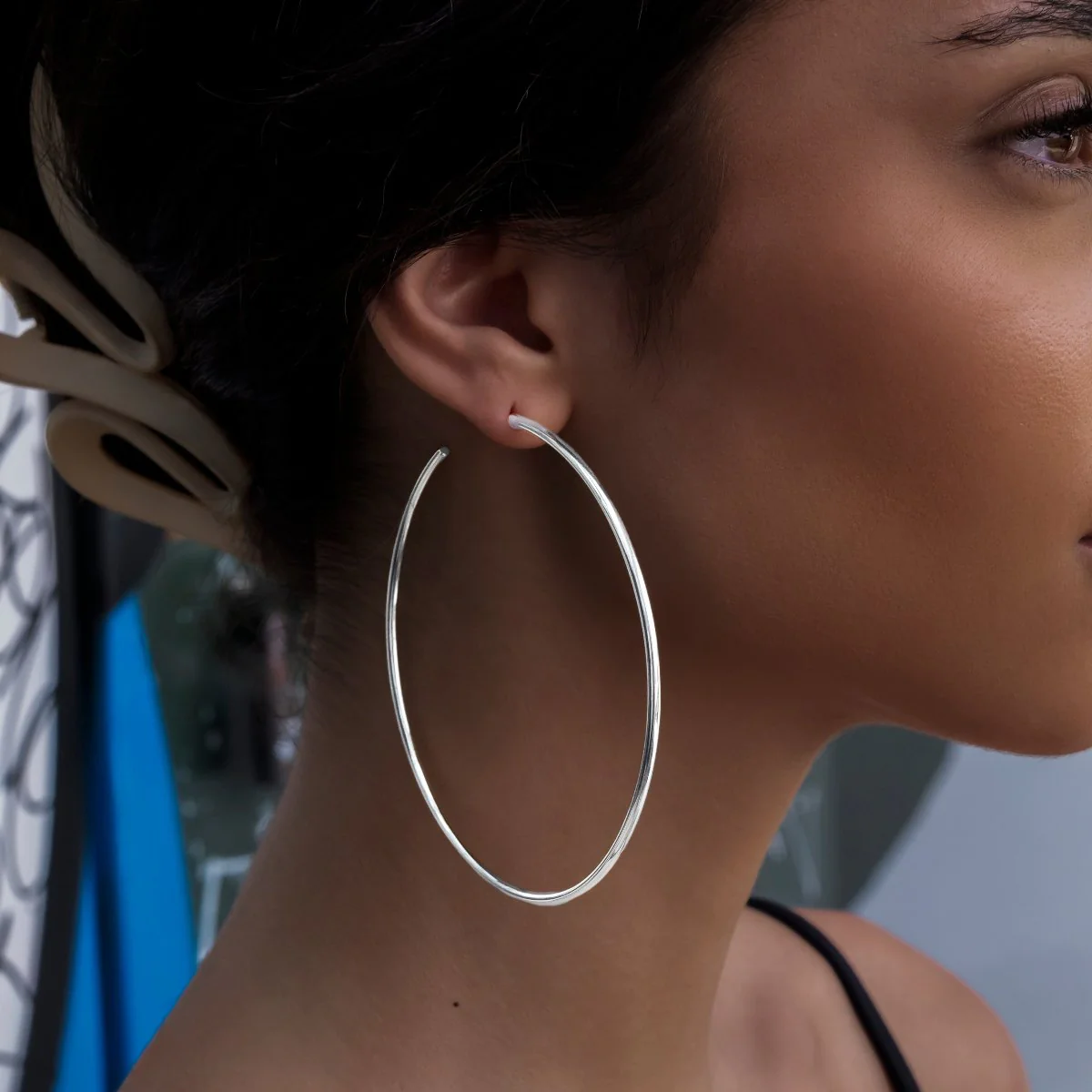 Plain Hoop Earrings in White Gold - The GLD Shop 12 Plain Hoop Earrings in White Gold - The GLD Shop