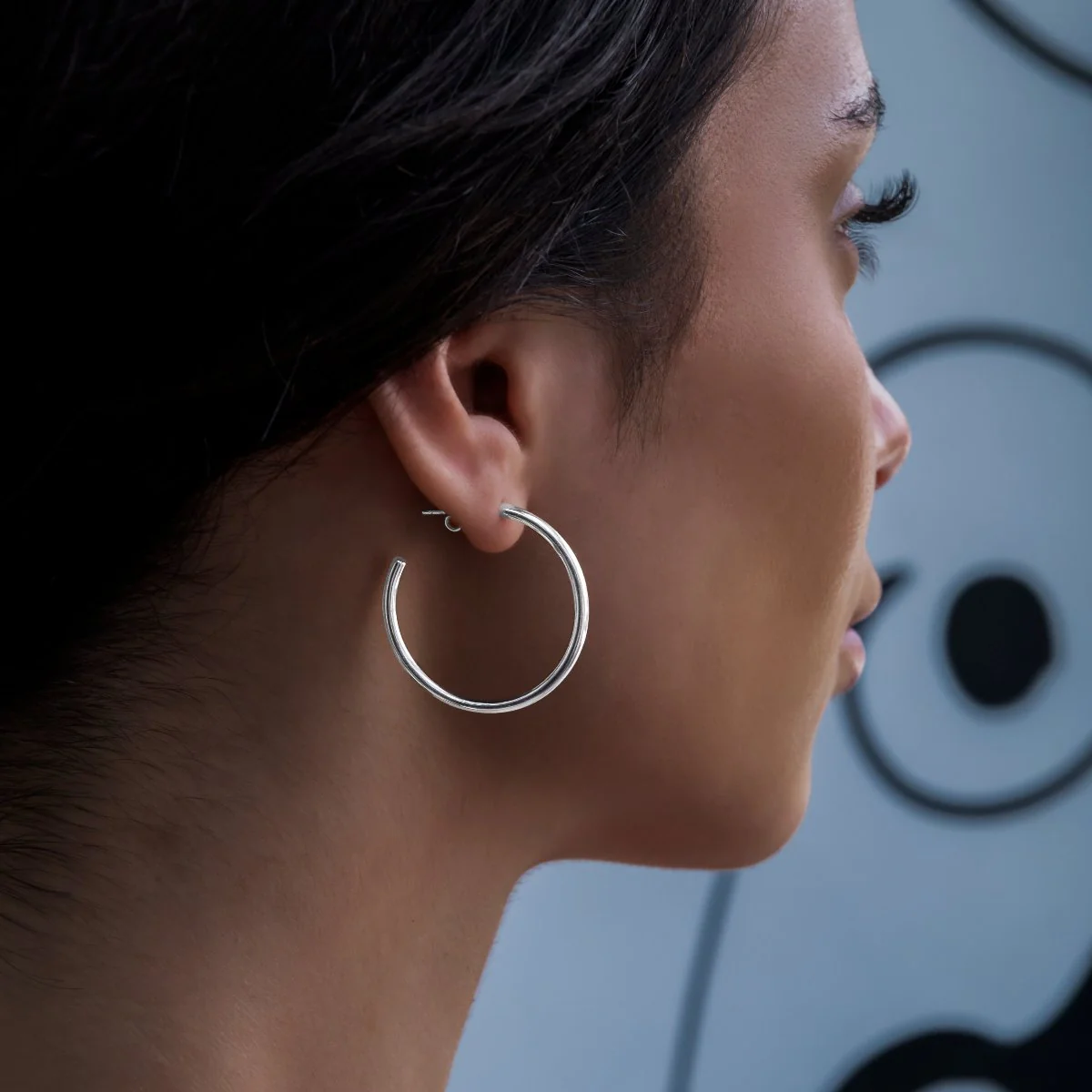 Plain Hoop Earrings in White Gold - The GLD Shop 14 Plain Hoop Earrings in White Gold - The GLD Shop