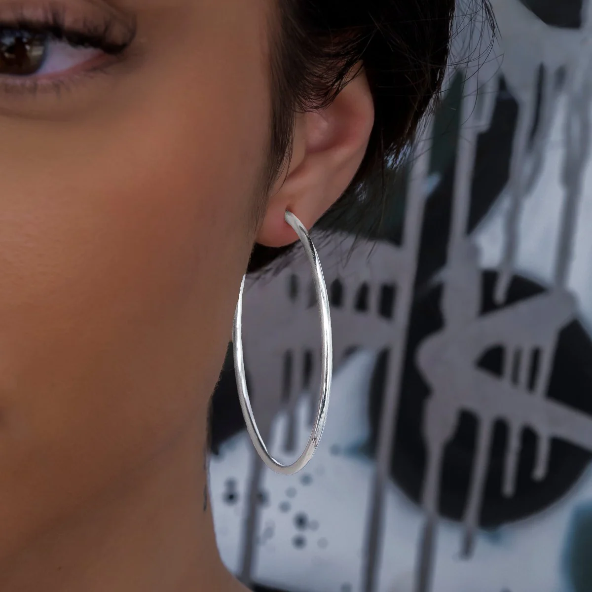 Plain Hoop Earrings in White Gold - The GLD Shop 15 Plain Hoop Earrings in White Gold - The GLD Shop