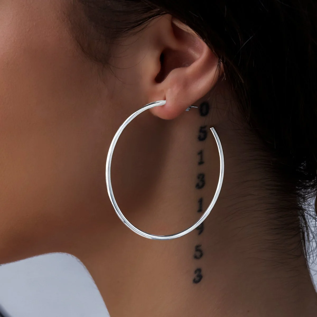 Plain Hoop Earrings in White Gold - The GLD Shop 16 Plain Hoop Earrings in White Gold - The GLD Shop