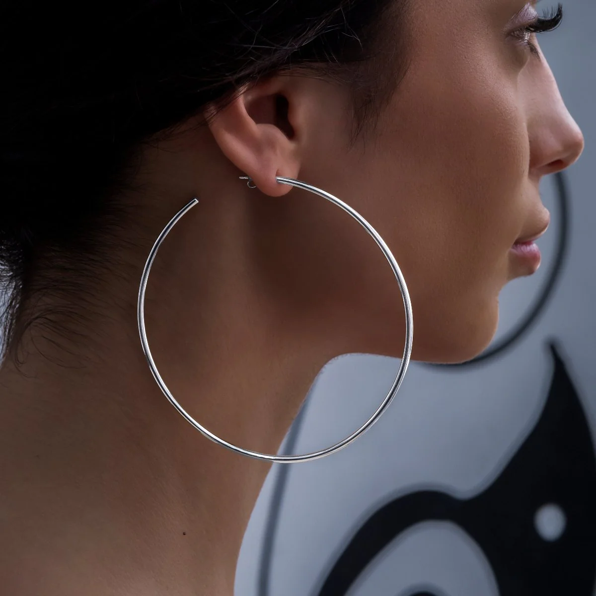 Plain Hoop Earrings in White Gold - The GLD Shop 17 Plain Hoop Earrings in White Gold - The GLD Shop